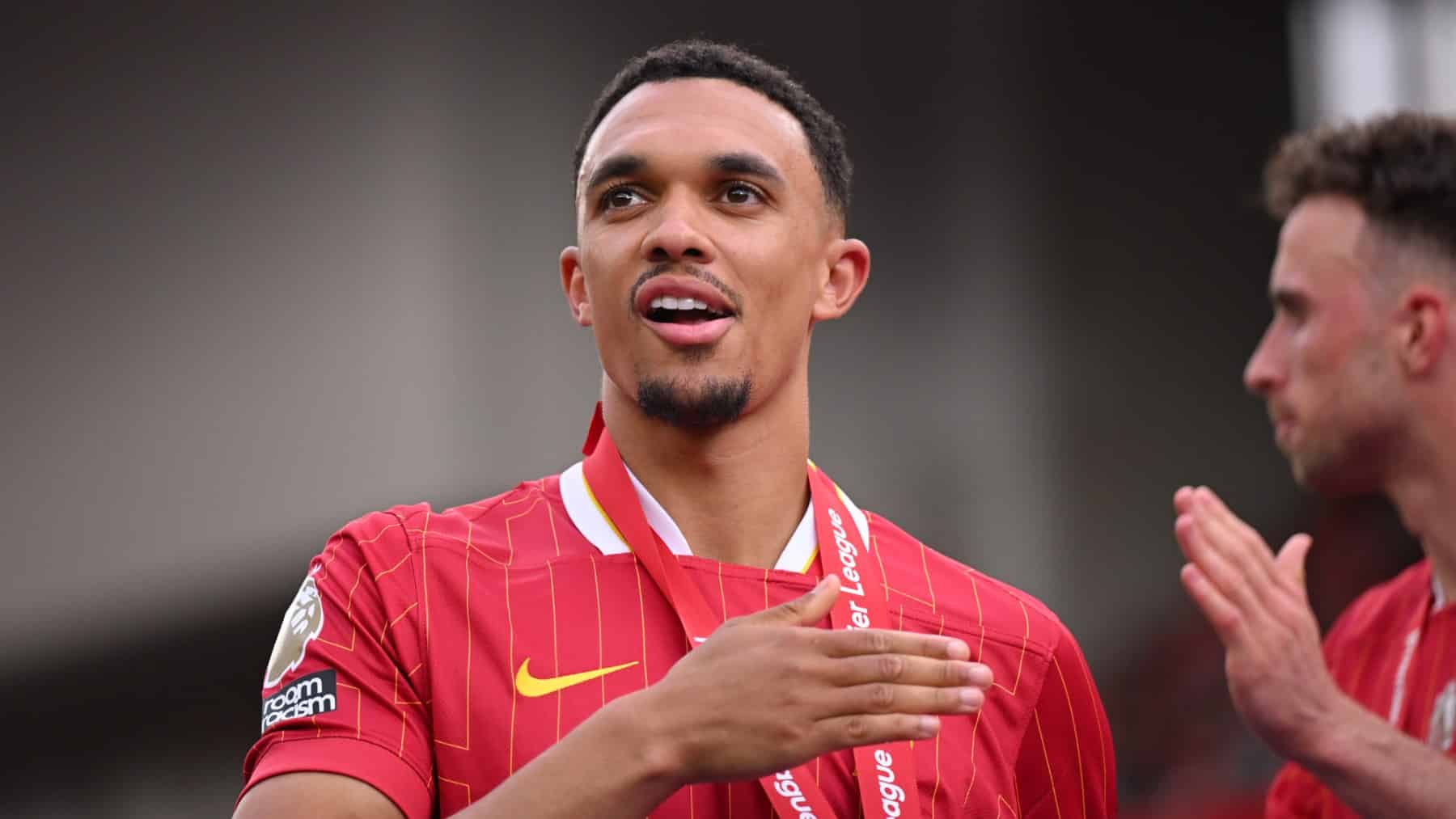 Alexander-Arnold Real Madrid official