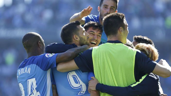 Celebración del tercer gol del Málaga, obra de Borja Bastón