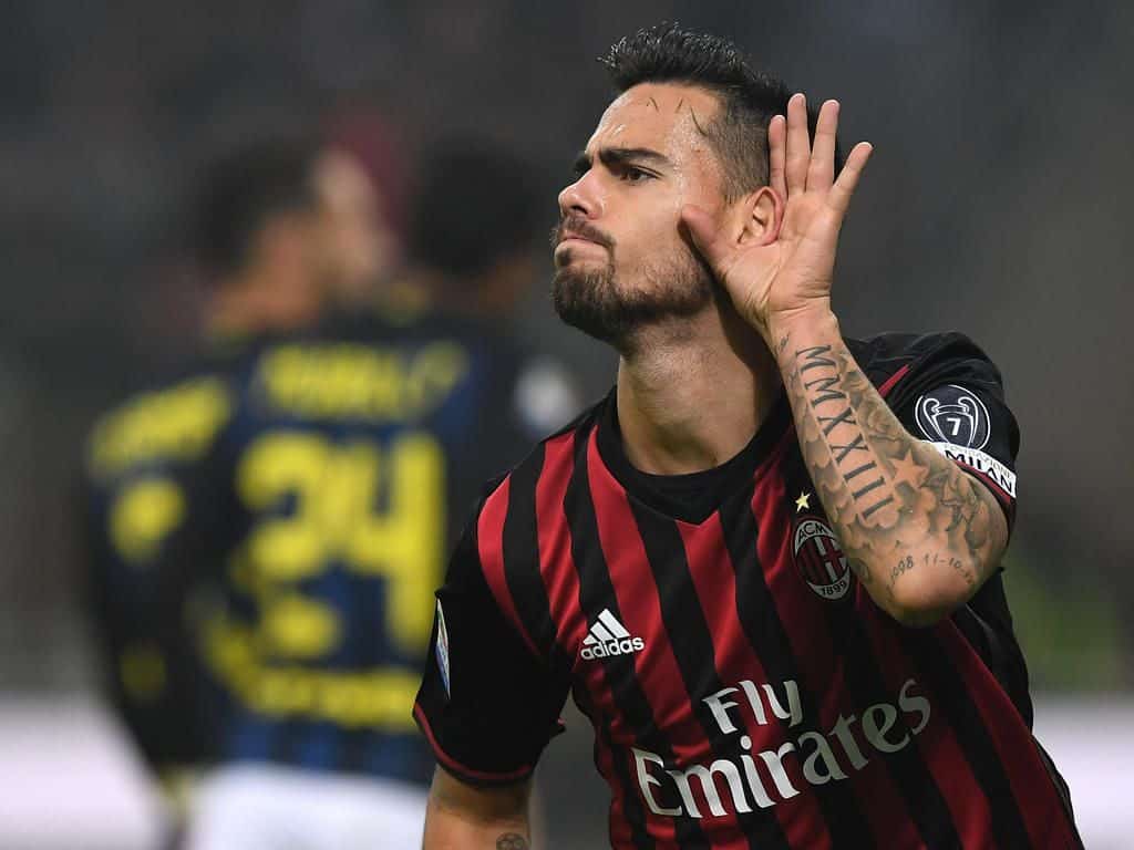 Suso celebra un gol con la camiseta rossonera