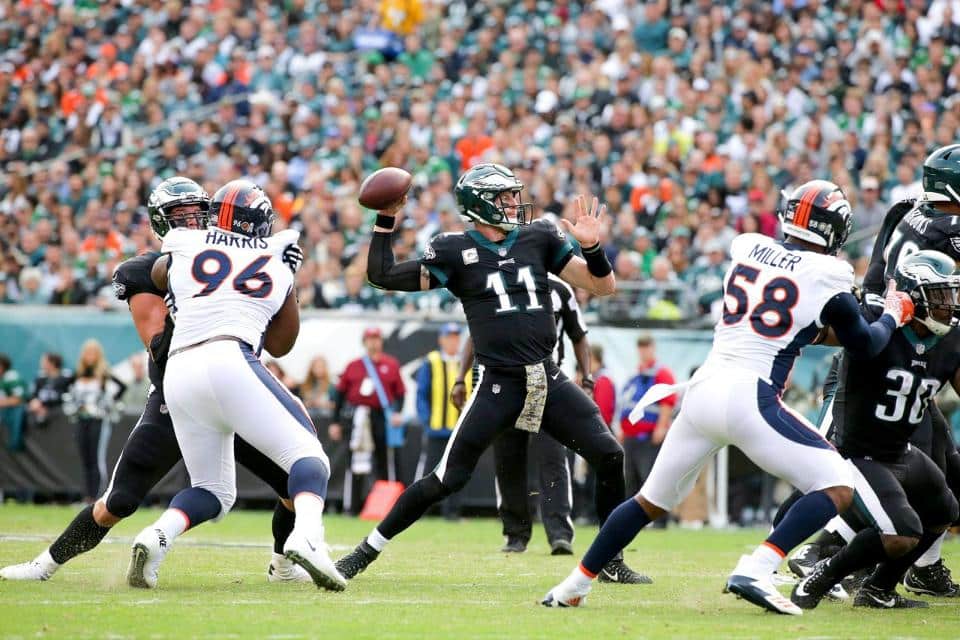 Carson Wentz lidera a los Eagles. Fuente: philadelphiaeagles.com