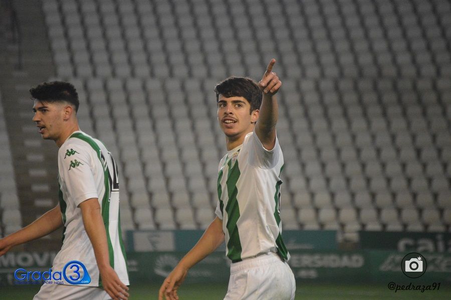 Aguado celebra su último gol en el Nuevo Arcángel | Imagen: Jose Luis Pedraza (Grada 3)