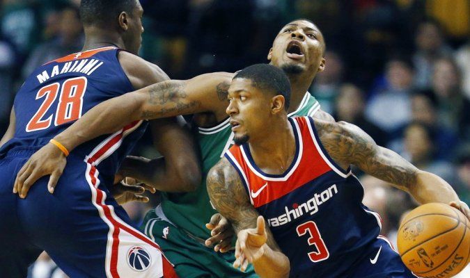 Bradley Beal colándose entre la defensa de los Celtics. FOTO: @MeridianoTV