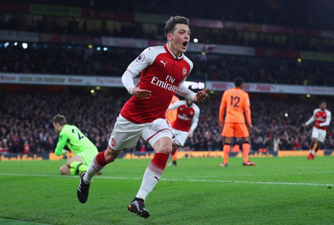 Ozil festejando el 3 a 2.
fuente: https://twitter.com/Arsenal