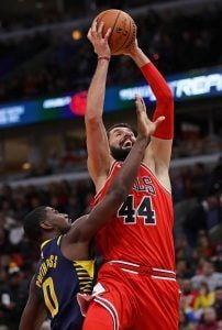 Mirotic entrando a canasta (Fuente: NBA).