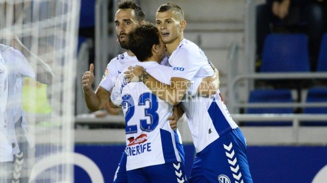 Jugadores del Tenerife celebrando un gol / Tenerife