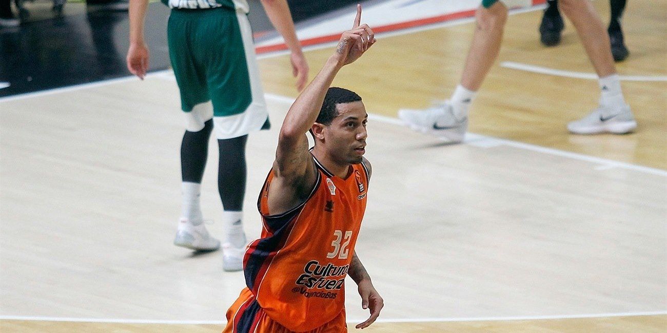 Erick Green celebra un triple
