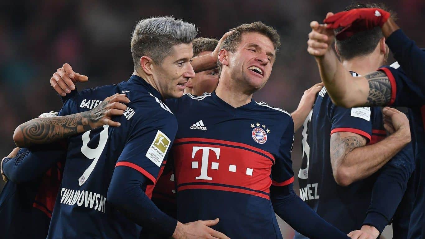 Müller celebra su gol para el Bayern. Via fcbayern.com