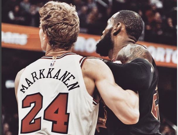 El rey volvió a dominar en una nueva victoria de su equipo ante los Bulls