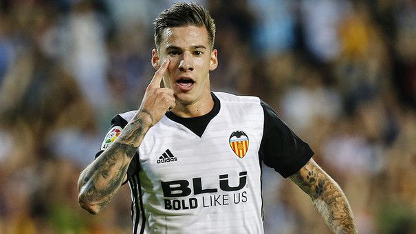 Santi Mina celebrando uno de los goles al Zaragoza en el partido de vuelta de la Copa del Rey. Foto: Valencia CF