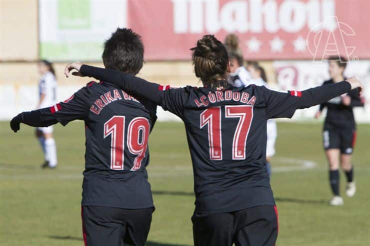 Las jugadoras del Athletic celebran uno de los tantos. Fuente: www.athletic-club.eus/cas