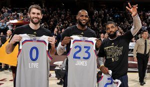 Love junto a LeBron e Irving, tras su selección en el All Star de 2017 (Fuente: NBA).