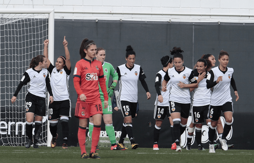 Mari Paz consigue el gol 100 en el Valencia