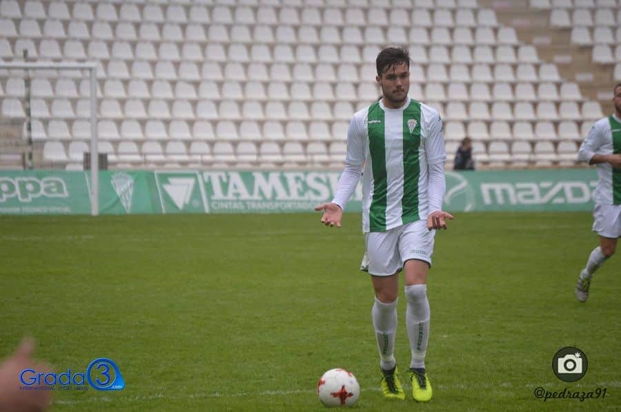 Kevin durante el último encuentro frente al Extremadura | Imagen: Jose Luis Pedraza (Grada 3)
