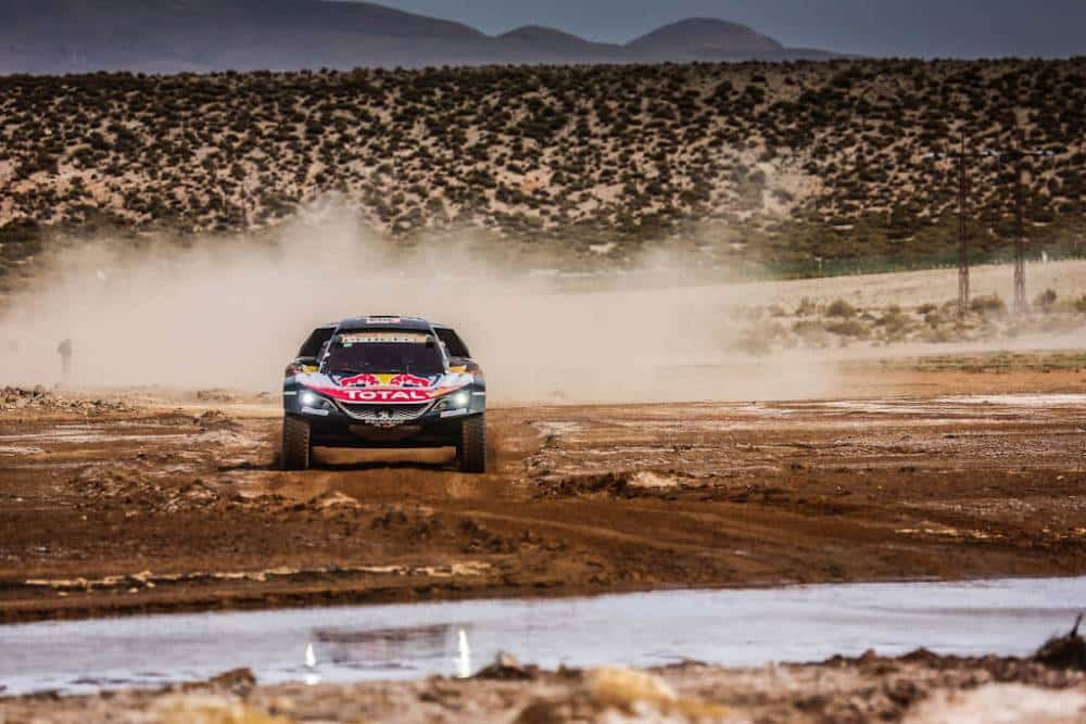 Sainz continúa puntero. Vía: dakar.com