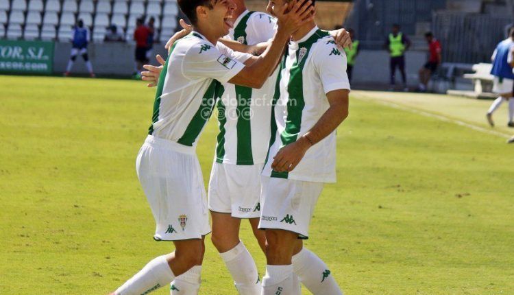El Córdoba 'B' celebrando un gol