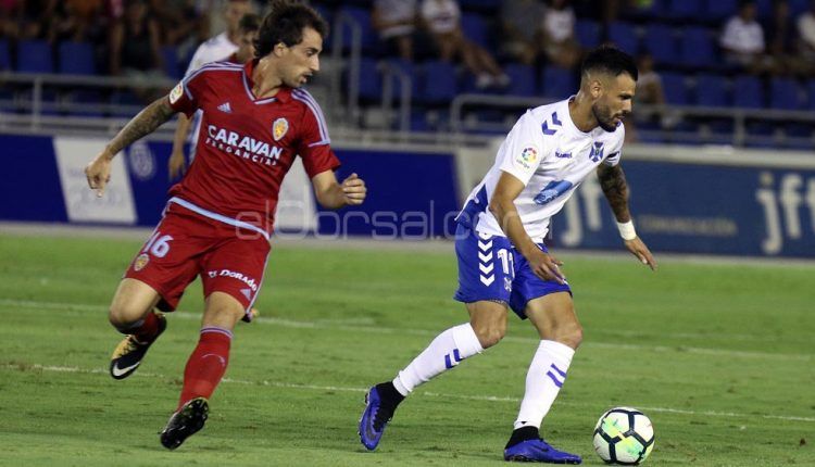 Lance del encuentro de la primera vuelta entre Tenerife y Zaragoza