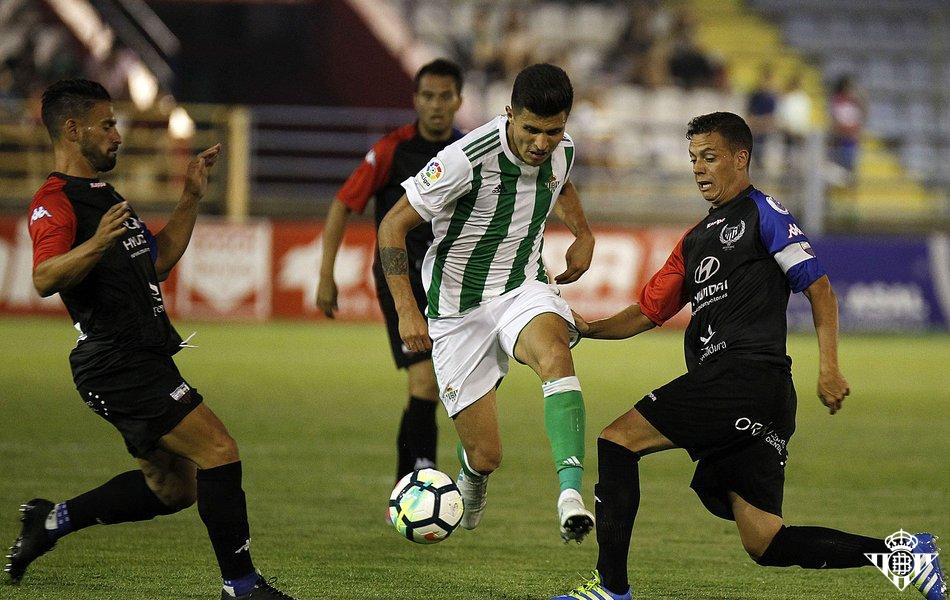 Juanjo Narváez frente al Extremadura en la pretemporada de este verano | Imagen: Real Betis