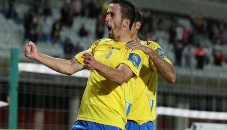 Hernán Santana celebra un gol con la UD Las Palmas