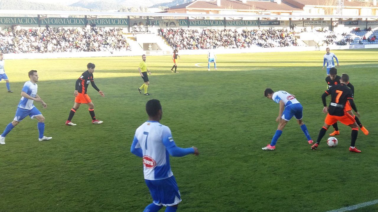 Instante del partido entre Alcoyano y Mestalla. / CD Alcoyano.