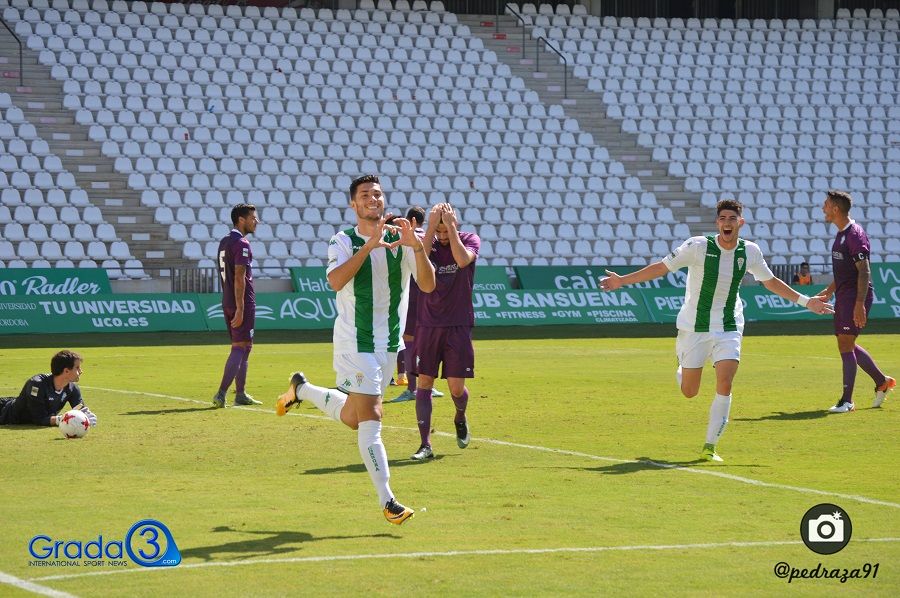 Sillero durante la celebración de uno de sus goles esta temporada | Imagen: Jose Luis Pedraza (Grada 3)