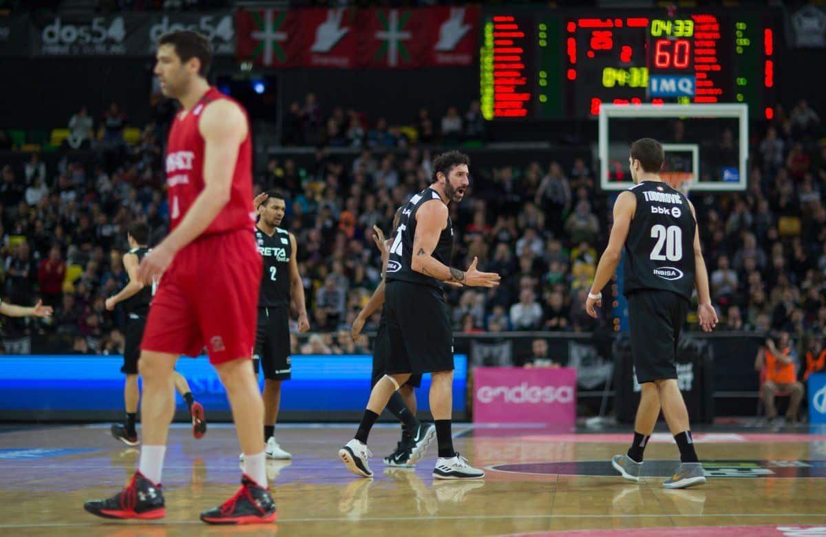 Sekulic, Mumbrú y Todorovic. Foto: @CDBILBAOBASKET