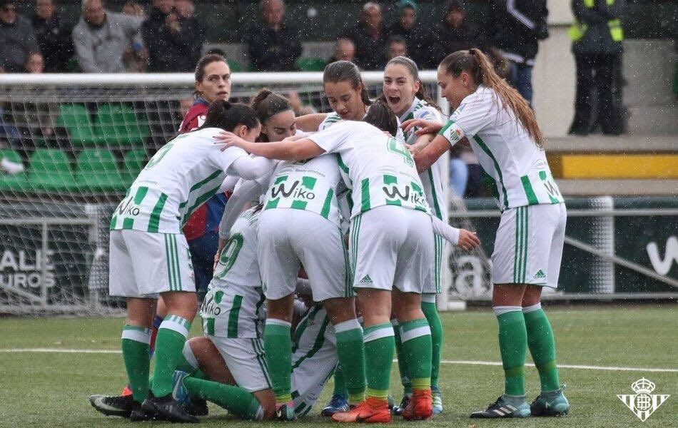 Las jugadoras verdiblancas celebran uno de los goles del encuentro / Imagen: @RealBetisFem