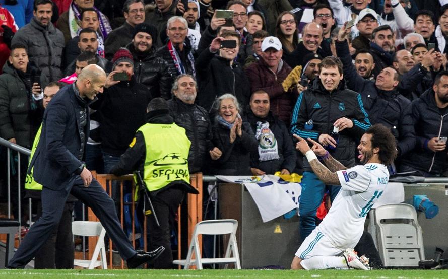 Marcelo y su técnico, Zidane, celebran el tanto final / Real Madrid CF