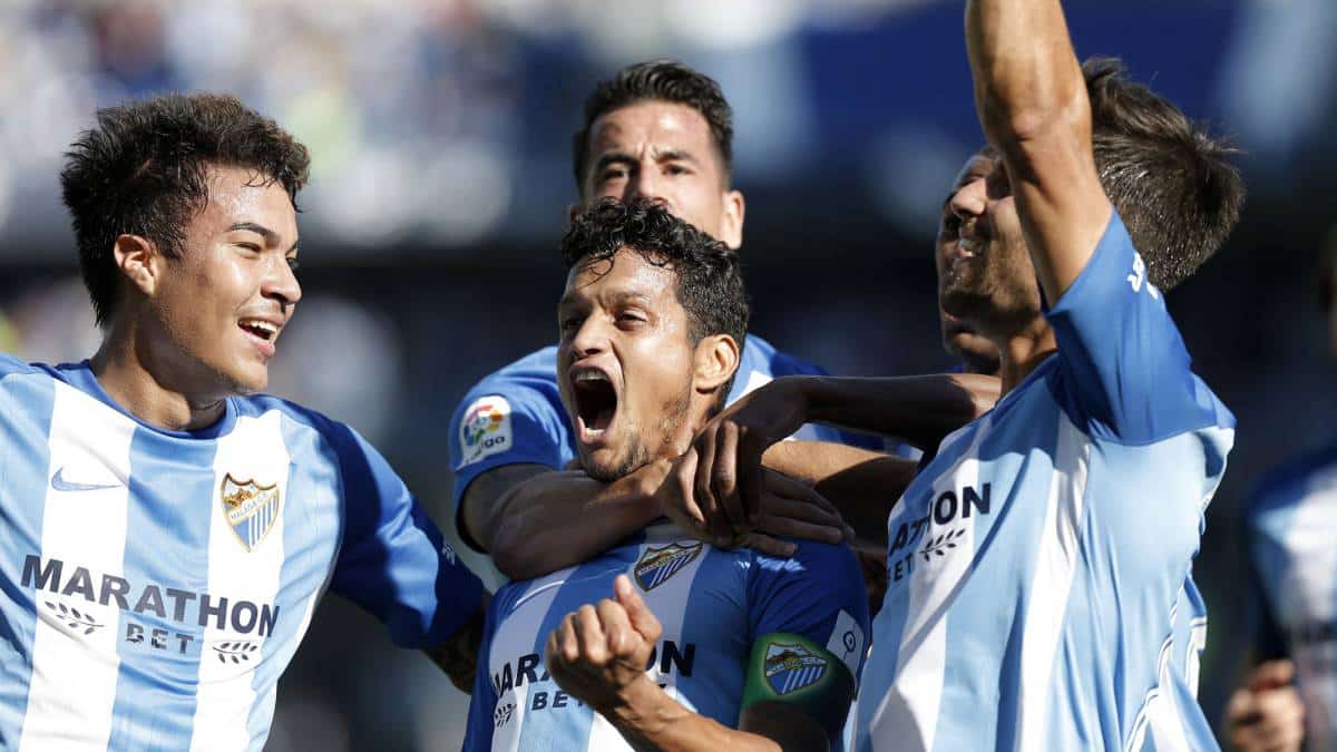 Rosales celebra un gol en La Rosaleda