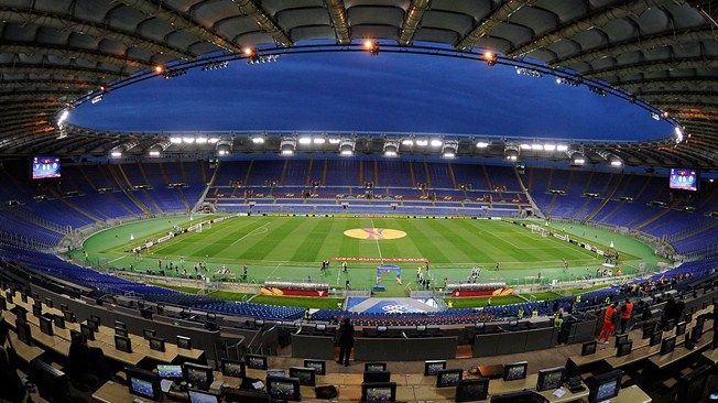 Lleno en Roma para recibir al Barça