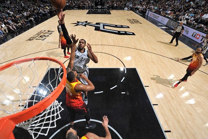 Aldridge condujo, con 45 puntos, a su equipo hacia el triunfo. FOTO: @eldesmarque