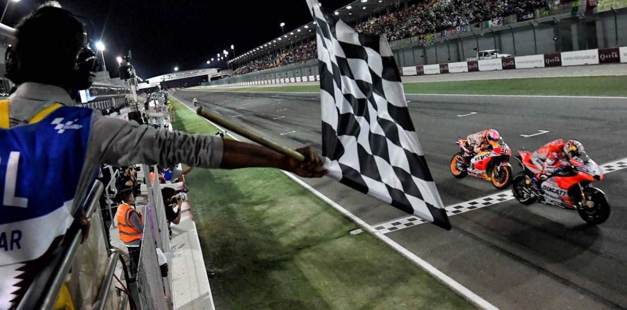 Dovizioso gana por 27 milesimas en Catar 2018 en MotoGP. Vía: motogp.com