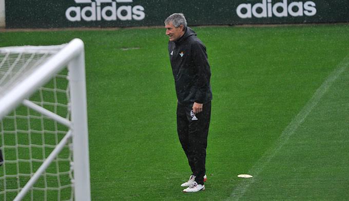 Quique Setién en un entrenamiento