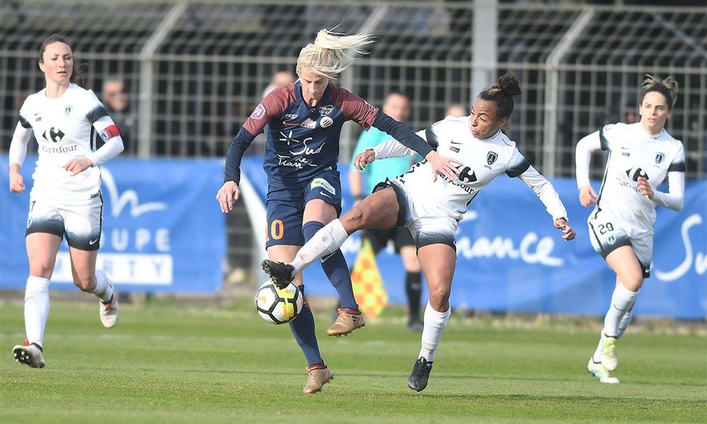 Sofia Jakobsson pelea por el balón (Foto: http://www.mhscfoot.com/)
