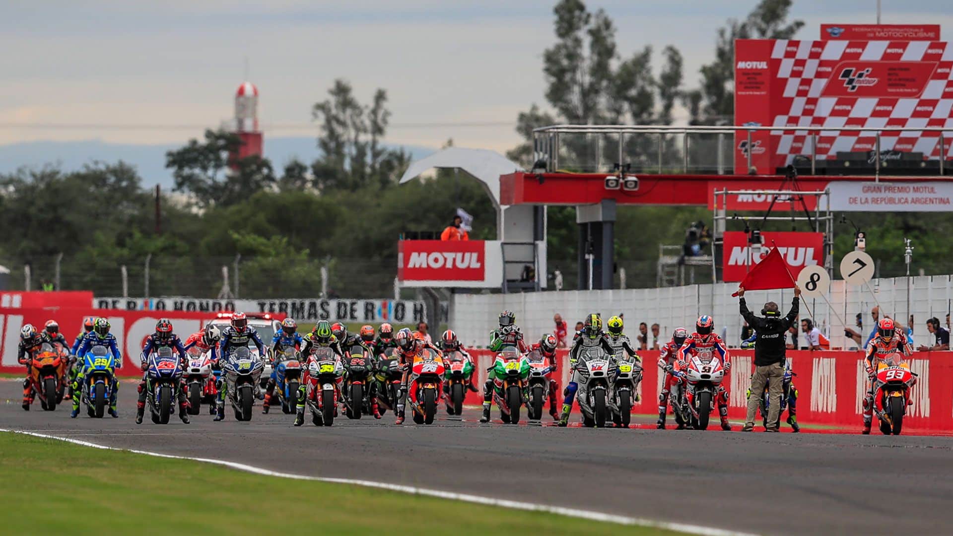 Salida de la carrera de MotoGP en Argentina en el 2017. Vía infobae.com