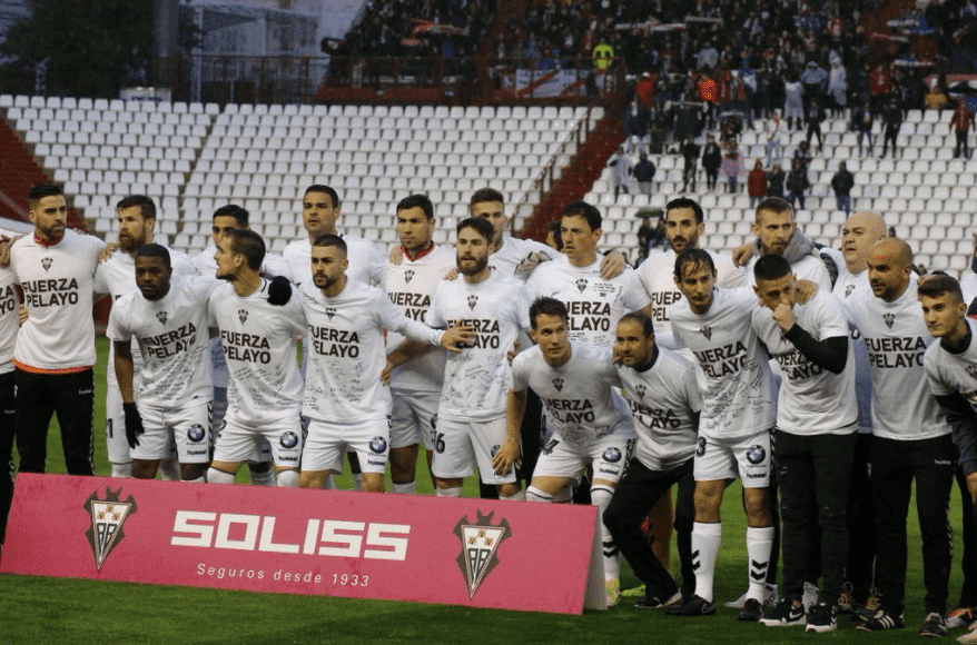 Los manchegos hicieron una piña por Pelayo Novo. Fuente: Albacete Balompié