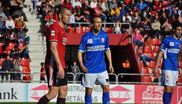 Cervero en un lance del encuentro frente al Logroñés