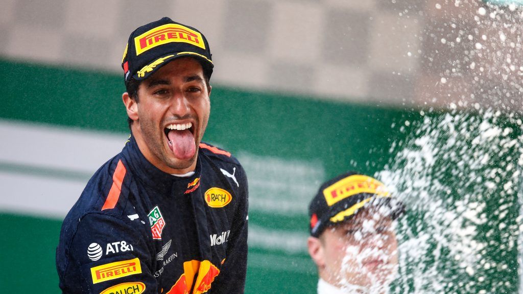 Ricciardo festeja su victoria en China. Vía f1.com