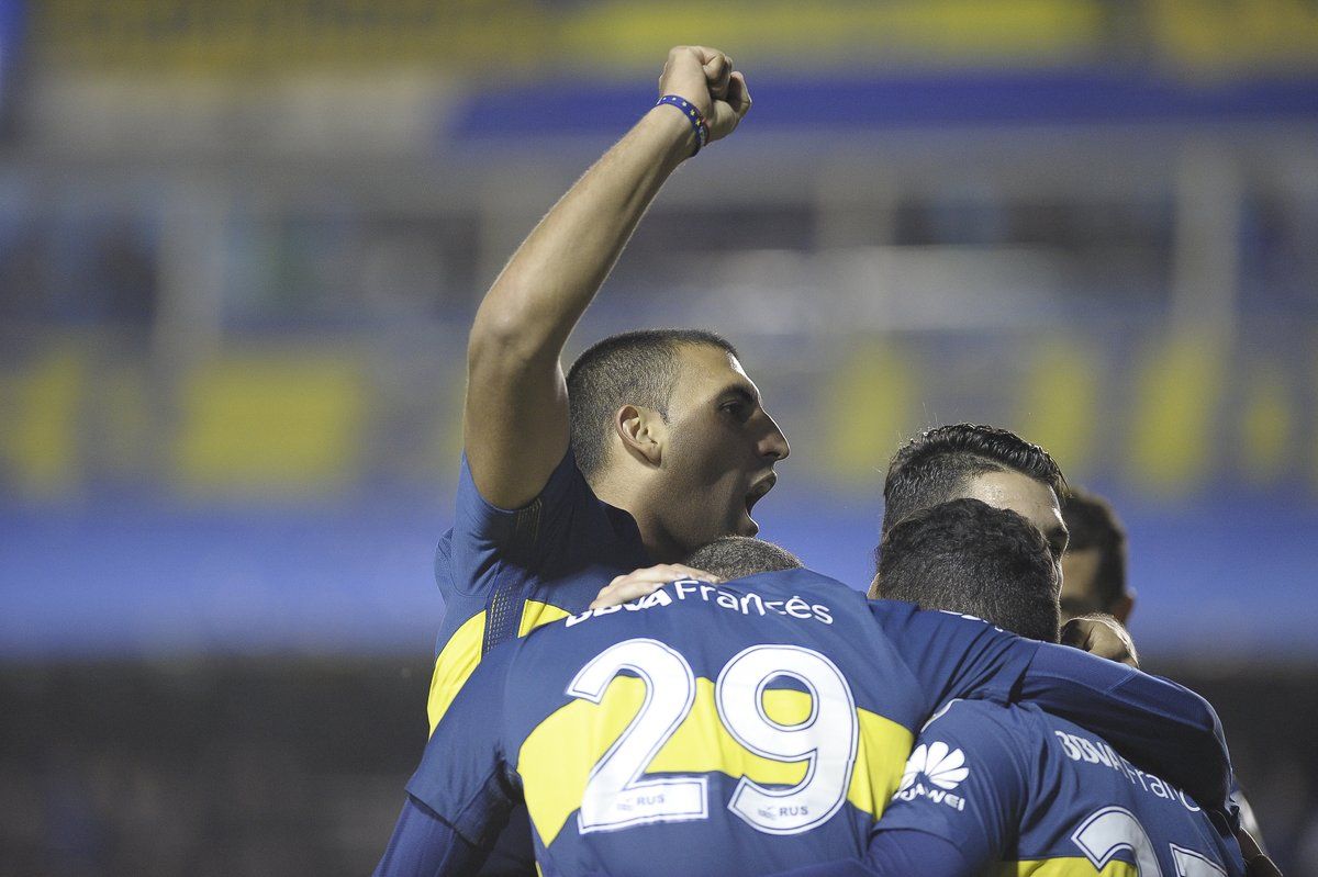 Wanchope festejando su gol en uno de sus mejores momentos en el equipo / @BocaJrsOficial