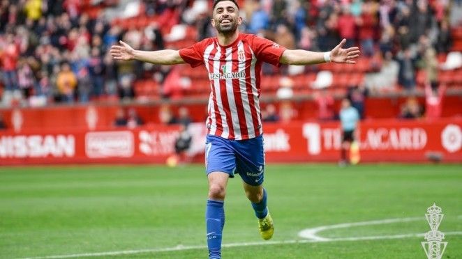 Michael Santos celebrando un gol en su etapa en el Sporting