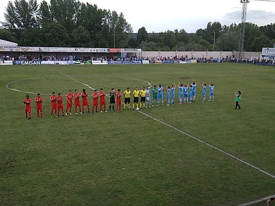 Foto inicial de las plantillas del CD Coria - Getafe B. Fuente: CD Coria