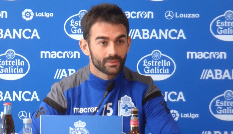 Foto de Adrián López en una rueda de prensa del Deportivo de la Coruña.