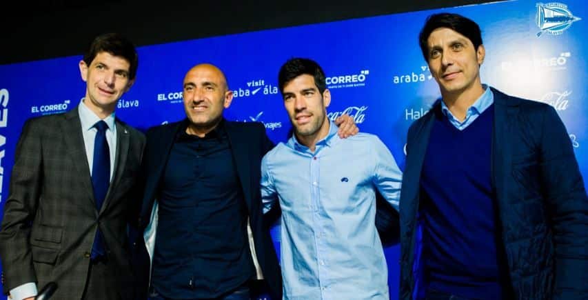 Presidente, entrenador, capitán y director deportivo. Vía Alavés.