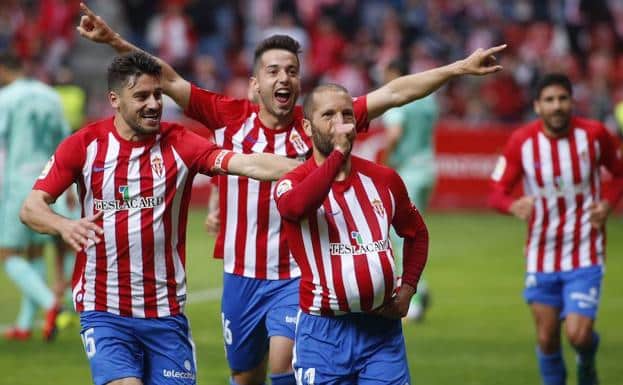 Lora celebra el 1-0 frente al Granada