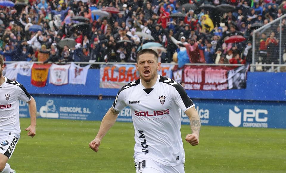 'Torito' Acuña celebrando un gol ante el Lorca esta temporada. Fuente: @AlbaceteBPSAD