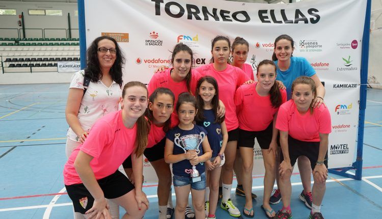 Subcampeón, Extremeñas, con María Vázquez y sus hijas