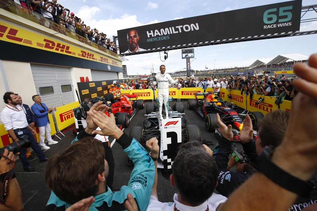 Vía: @MercedesAMGF1