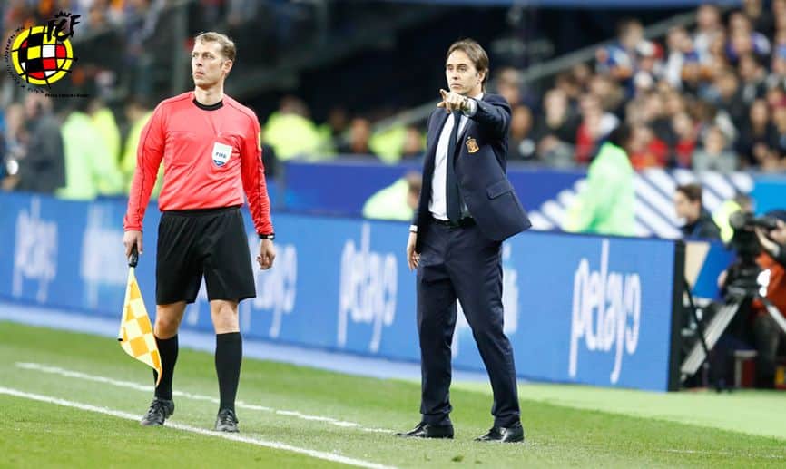 Julen Lopetegui dando instrucciones en un partido con España. Foto: Selección Española de Fútbol.