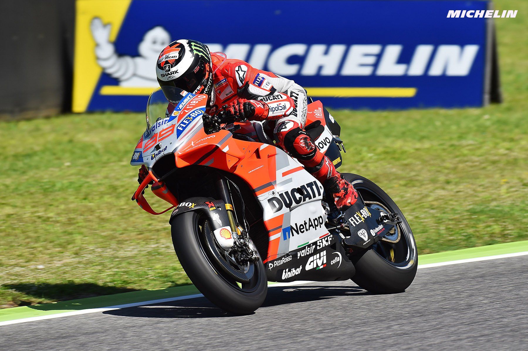 Jorge Lorenzo / @Michelin_Sport