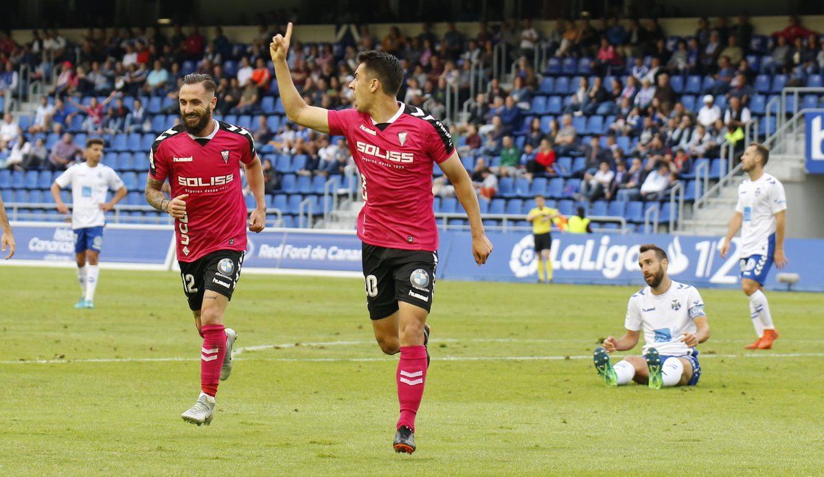 César de la Hoz y Cifuentes vistiendo la camiseta del Albacete Balompié. Fuente: Albacete Balompié