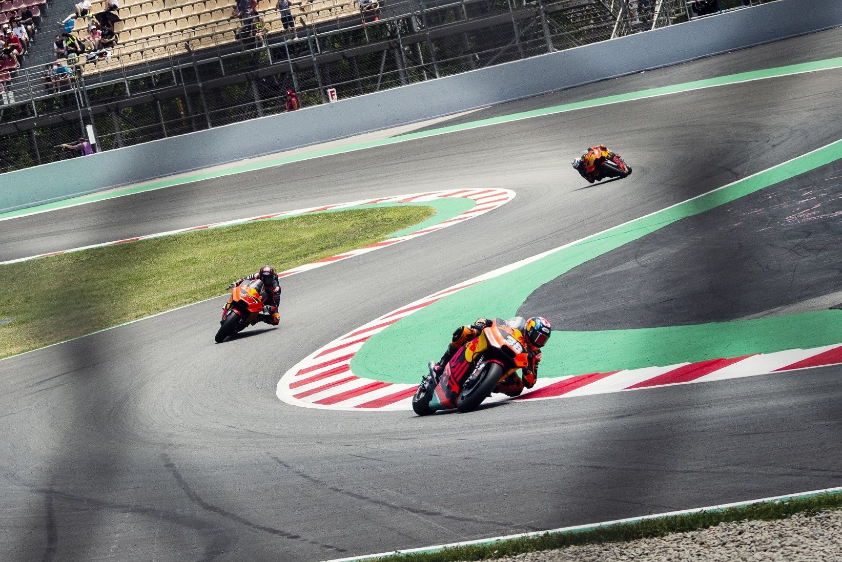 Smith, Kallio y Espargaró en Cataluña. Foto: press.ktm.com